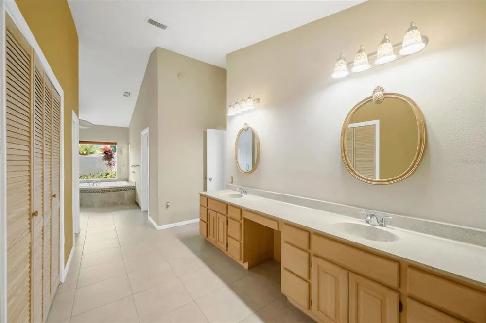 80 FOXFIRE LANE Oldsmar, FL 34677