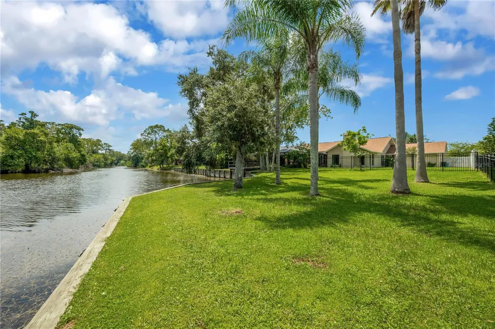 80 FOXFIRE LANE Oldsmar, FL 34677