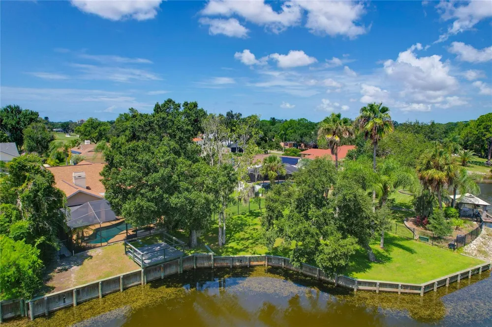 80 FOXFIRE LANE Oldsmar, FL 34677