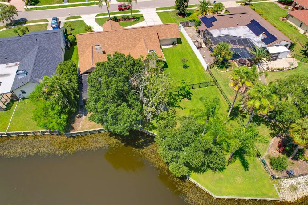 80 FOXFIRE LANE Oldsmar, FL 34677