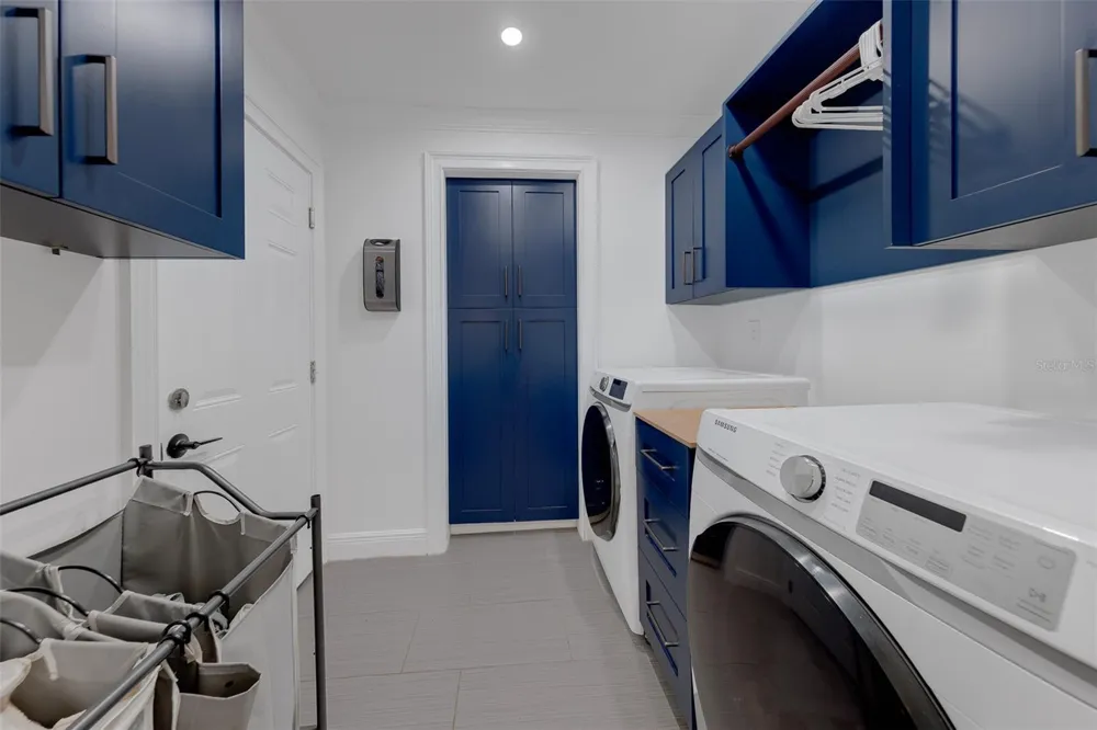 2043 DODGE STREET Clearwater, FL 33760