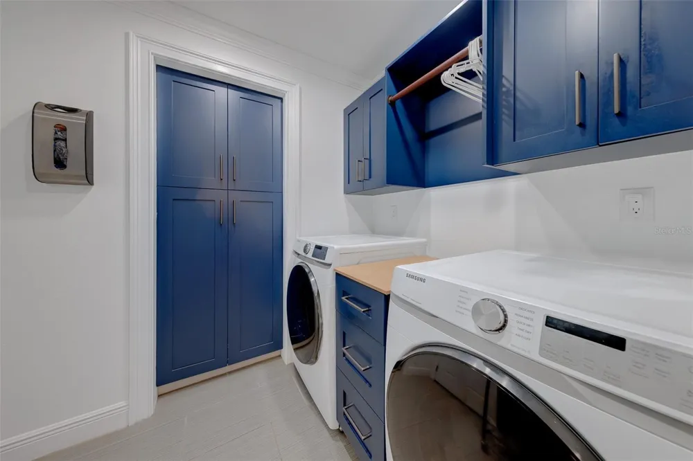 2043 DODGE STREET Clearwater, FL 33760