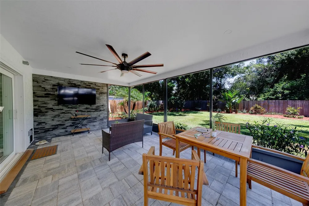 2043 DODGE STREET Clearwater, FL 33760