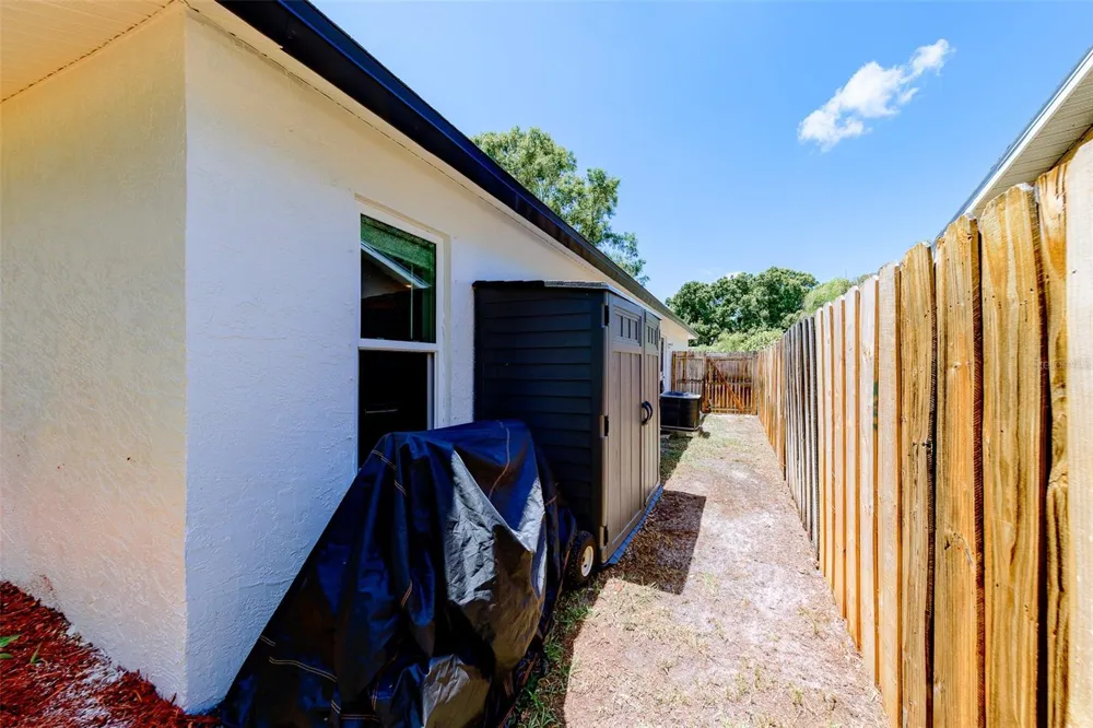 2043 DODGE STREET Clearwater, FL 33760