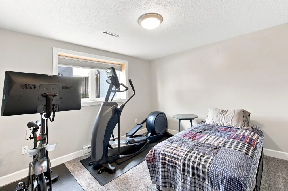 2715 32nd Street S Fargo, ND 58103