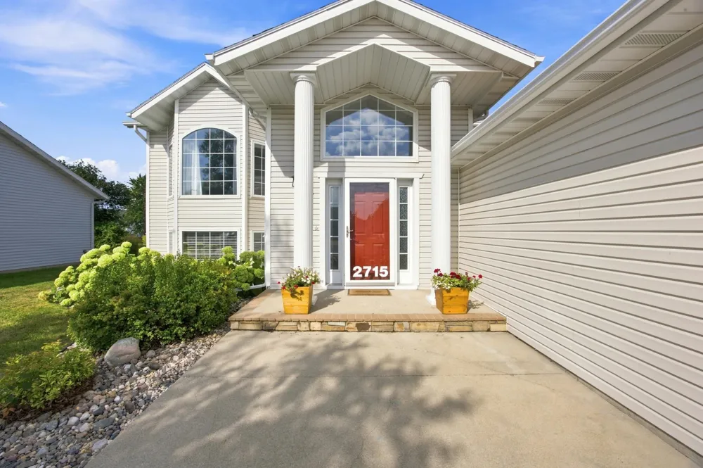 2715 32nd Street S Fargo, ND 58103