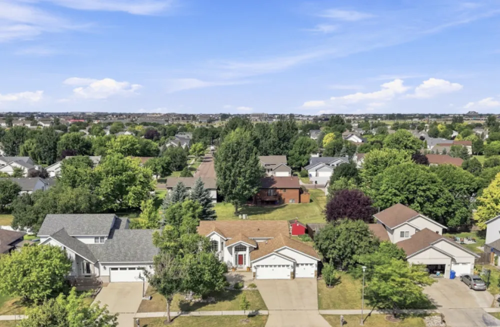 2715 32nd Street S Fargo, ND 58103