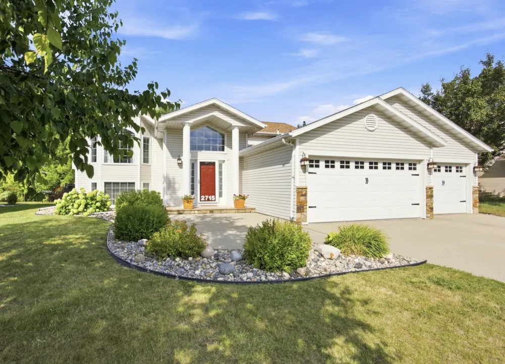 2715 32nd Street S Fargo, ND 58103