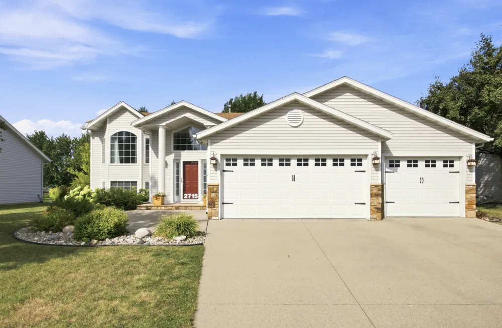 2715 32nd Street S Fargo, ND 58103
