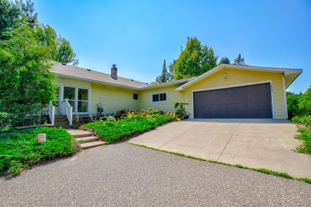 12860 Saint Croix Trail Stillwater, MN 55082