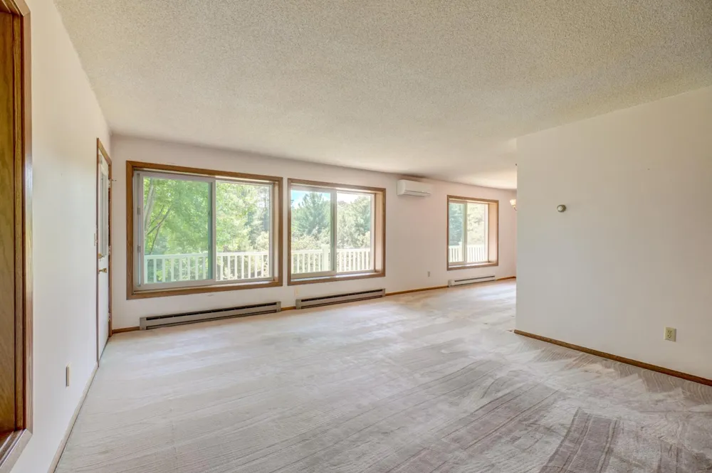 12860 Saint Croix Trail Stillwater, MN 55082