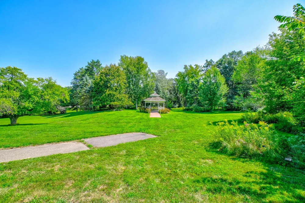 12860 Saint Croix Trail Stillwater, MN 55082