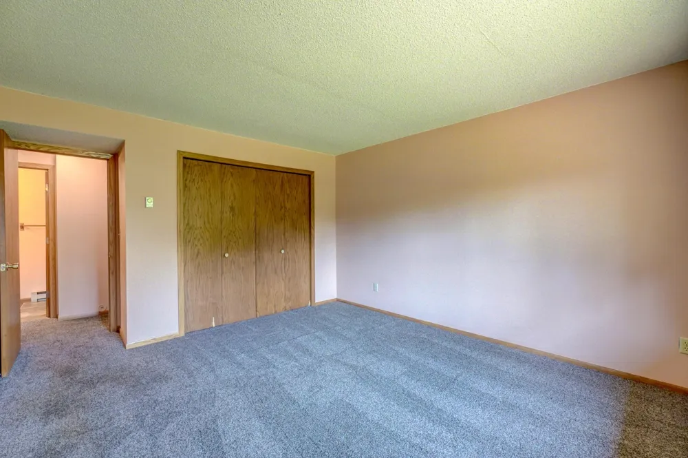 12860 Saint Croix Trail Stillwater, MN 55082