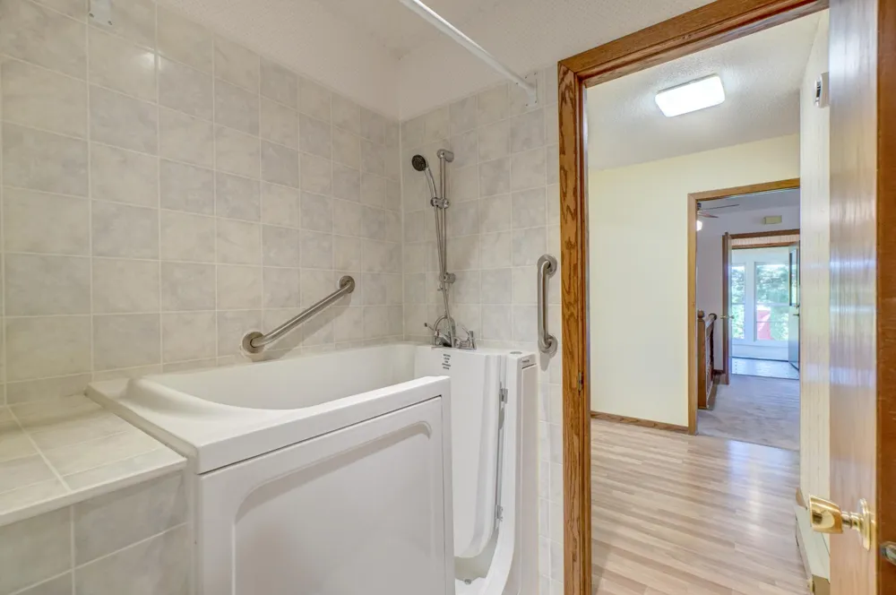 12860 Saint Croix Trail Stillwater, MN 55082