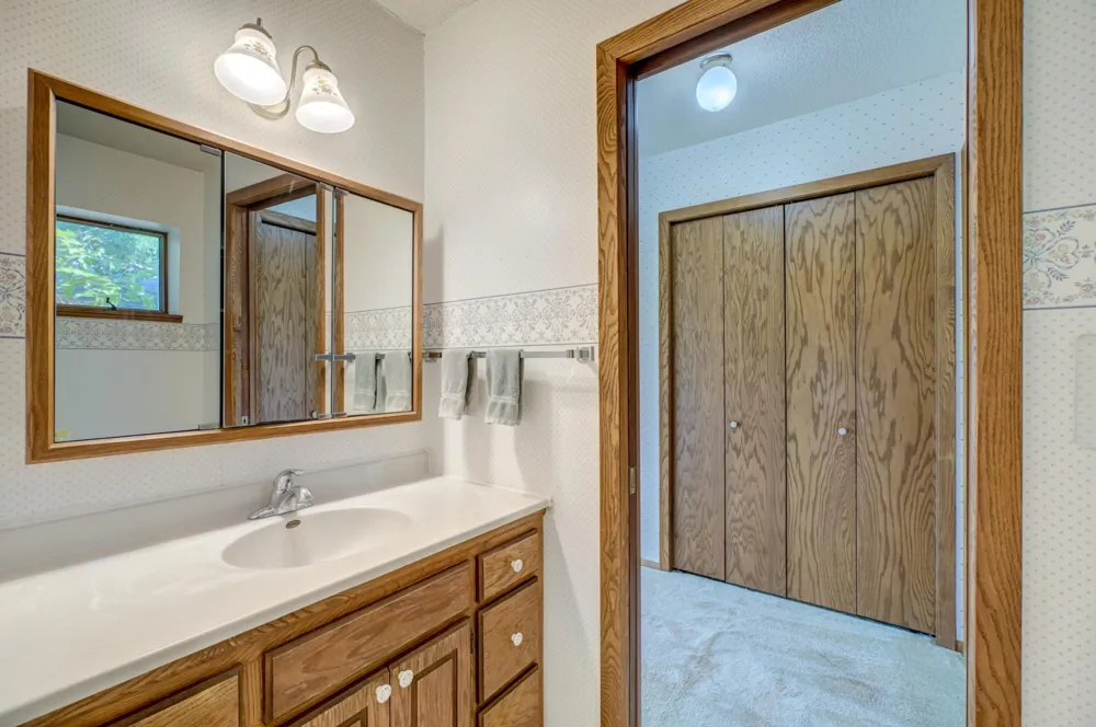 12860 Saint Croix Trail Stillwater, MN 55082