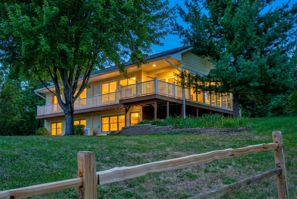 12860 Saint Croix Trail Stillwater, MN 55082