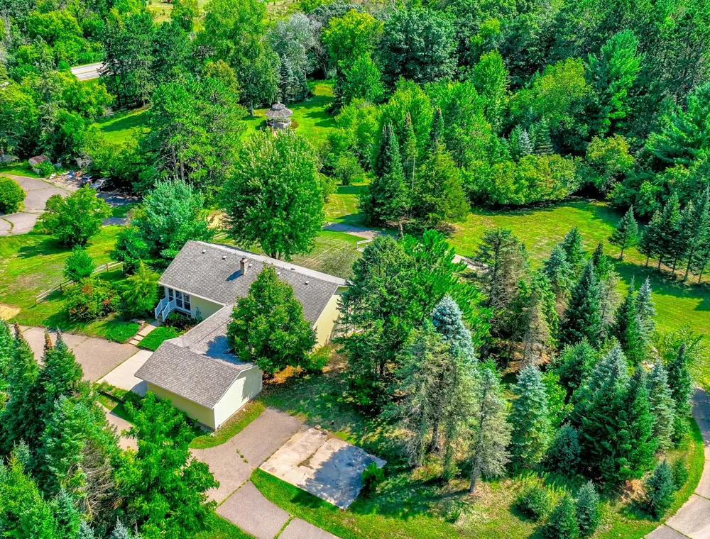 12860 Saint Croix Trail Stillwater, MN 55082