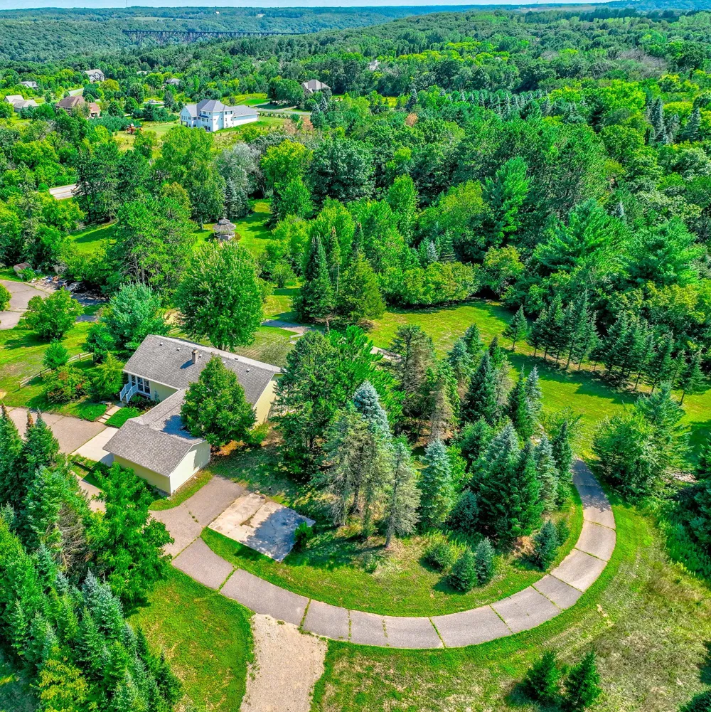 12860 Saint Croix Trail Stillwater, MN 55082