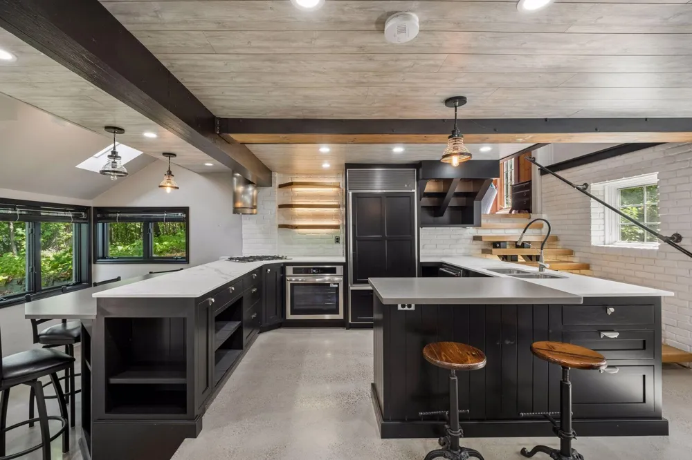 15517 Excelsior Boulevard Minnetonka, MN 55345