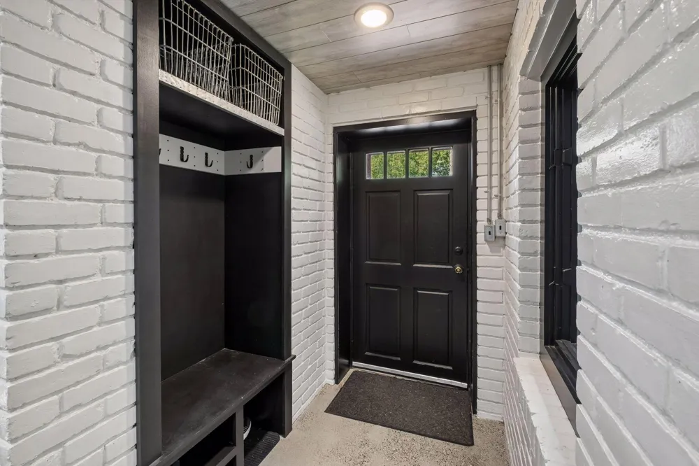 15517 Excelsior Boulevard Minnetonka, MN 55345