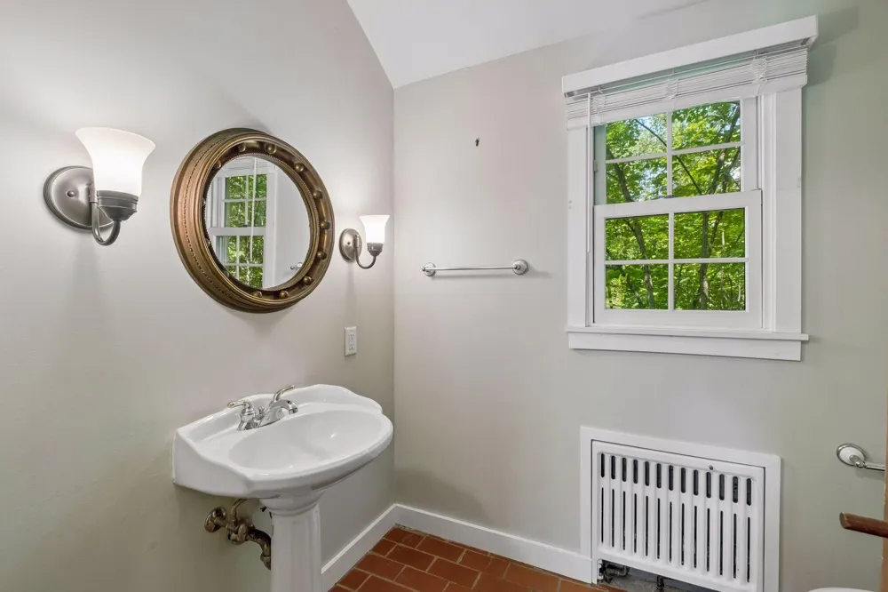 15517 Excelsior Boulevard Minnetonka, MN 55345