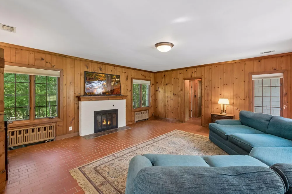 15517 Excelsior Boulevard Minnetonka, MN 55345