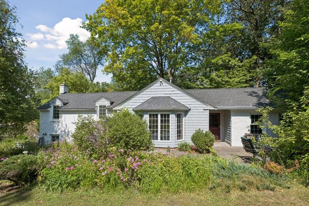 15517 Excelsior Boulevard Minnetonka, MN 55345