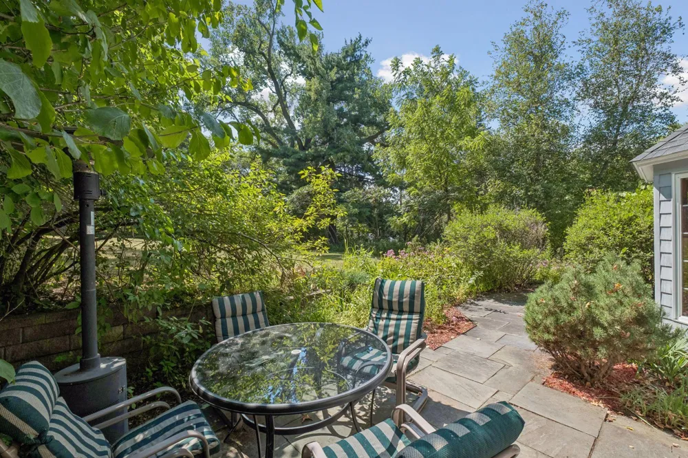15517 Excelsior Boulevard Minnetonka, MN 55345