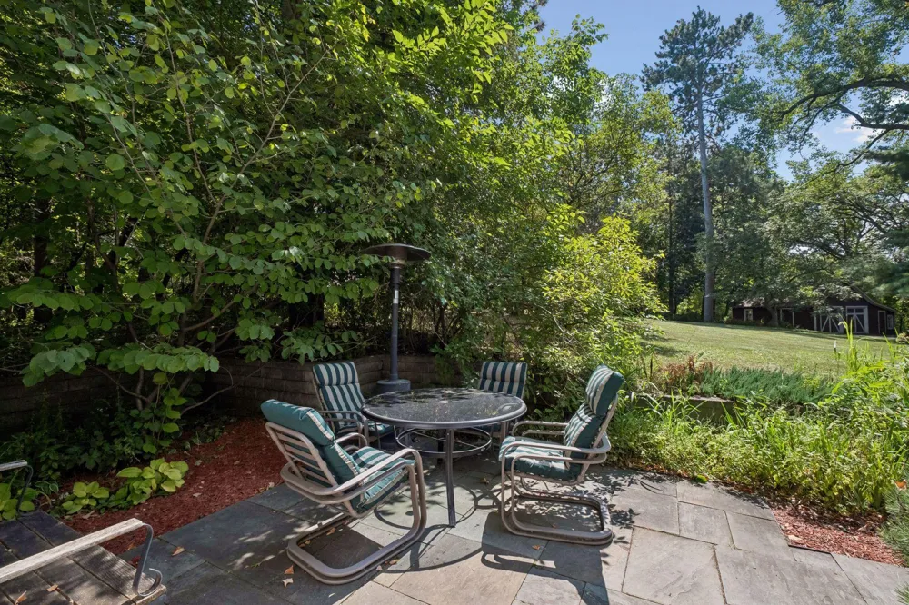 15517 Excelsior Boulevard Minnetonka, MN 55345