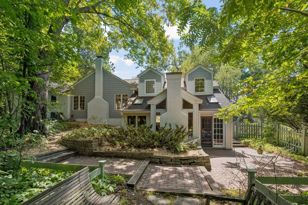 15517 Excelsior Boulevard Minnetonka, MN 55345