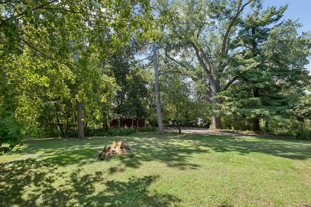 15517 Excelsior Boulevard Minnetonka, MN 55345