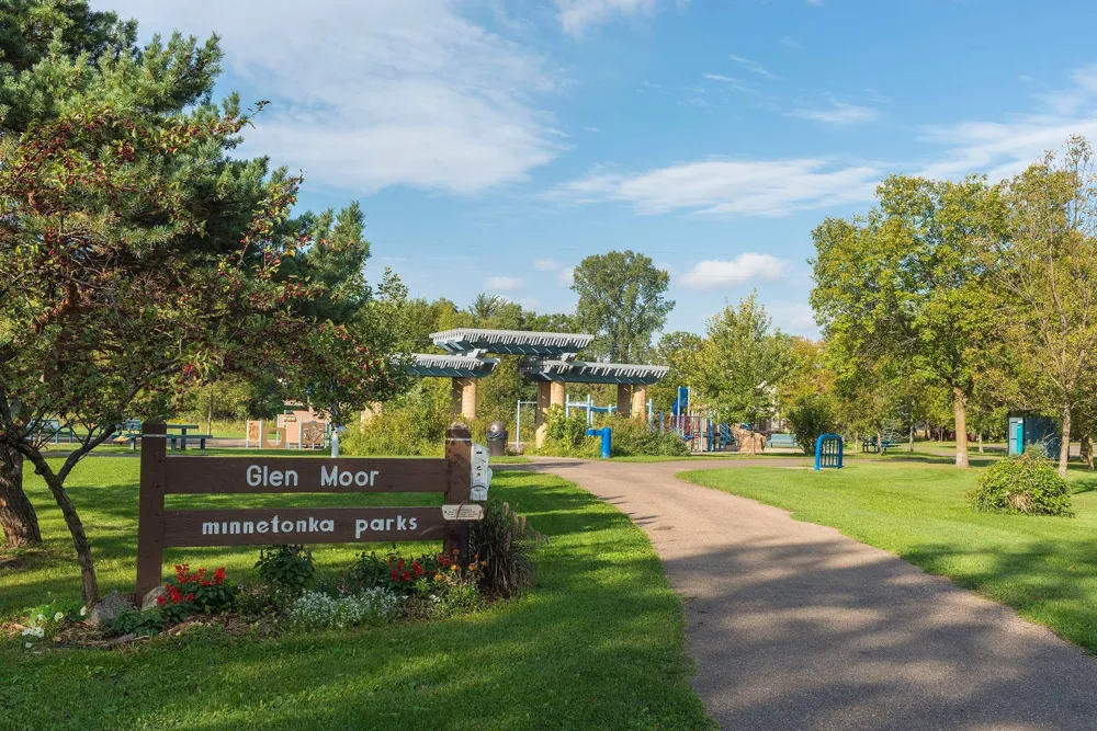 15517 Excelsior Boulevard Minnetonka, MN 55345