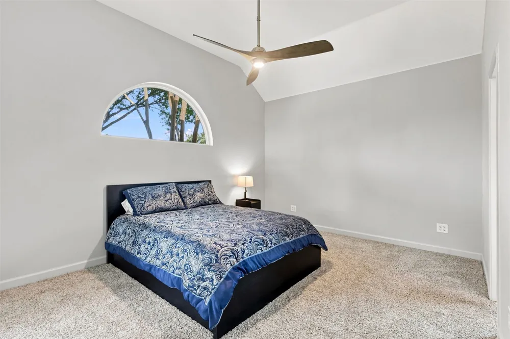 104 Clear Creek Drive Red Oak, TX 75154