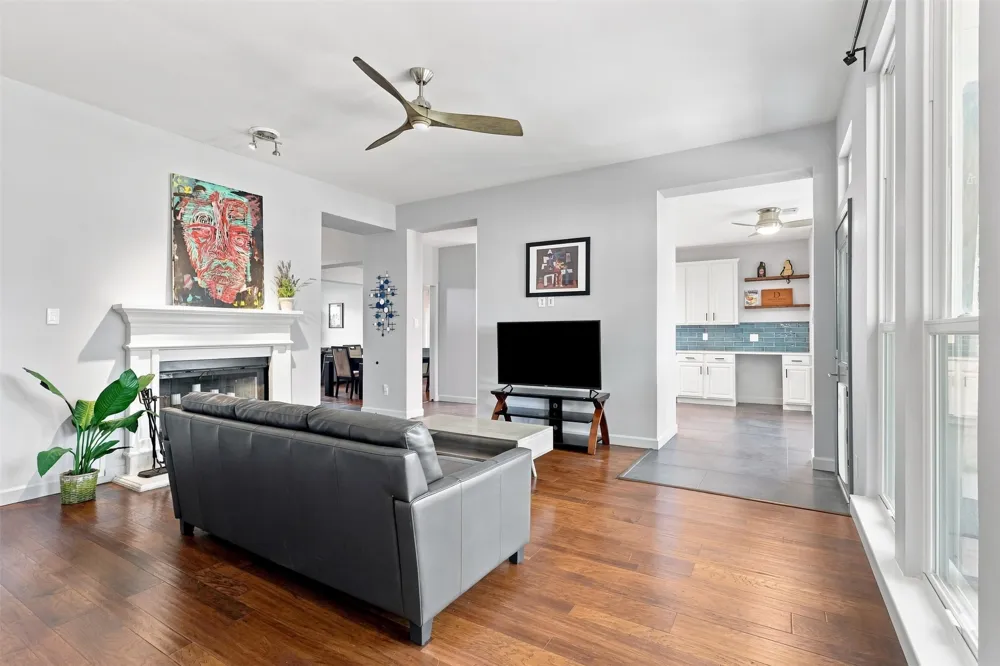 104 Clear Creek Drive Red Oak, TX 75154