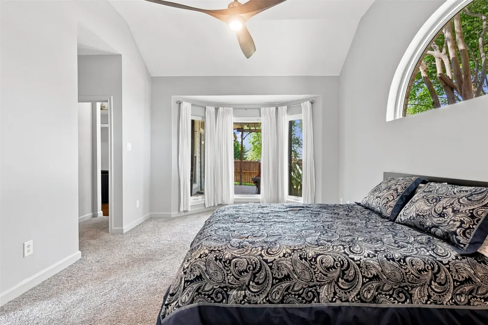 104 Clear Creek Drive Red Oak, TX 75154