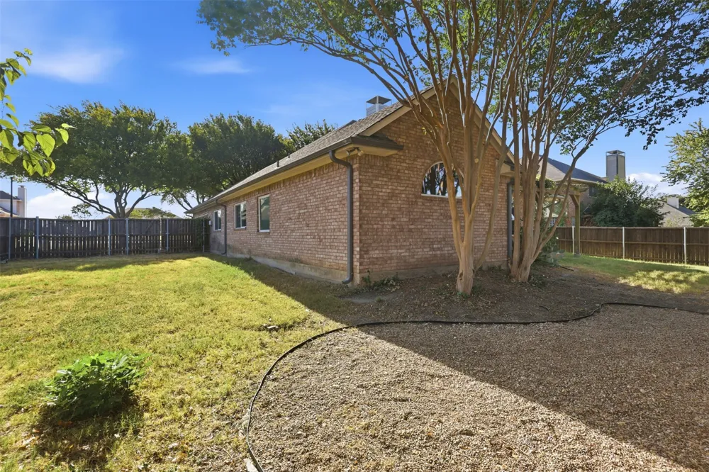 104 Clear Creek Drive Red Oak, TX 75154