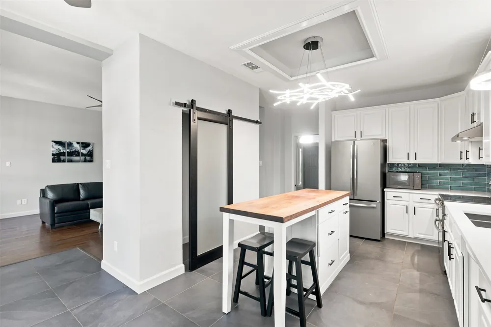 104 Clear Creek Drive Red Oak, TX 75154