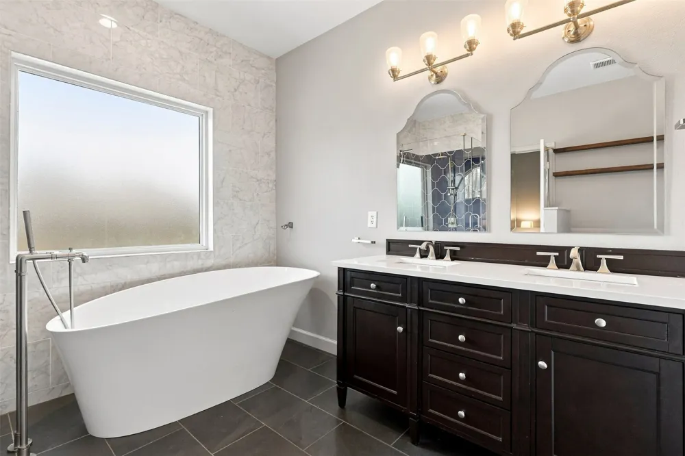 104 Clear Creek Drive Red Oak, TX 75154