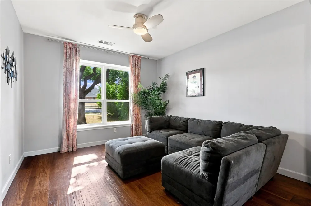 104 Clear Creek Drive Red Oak, TX 75154