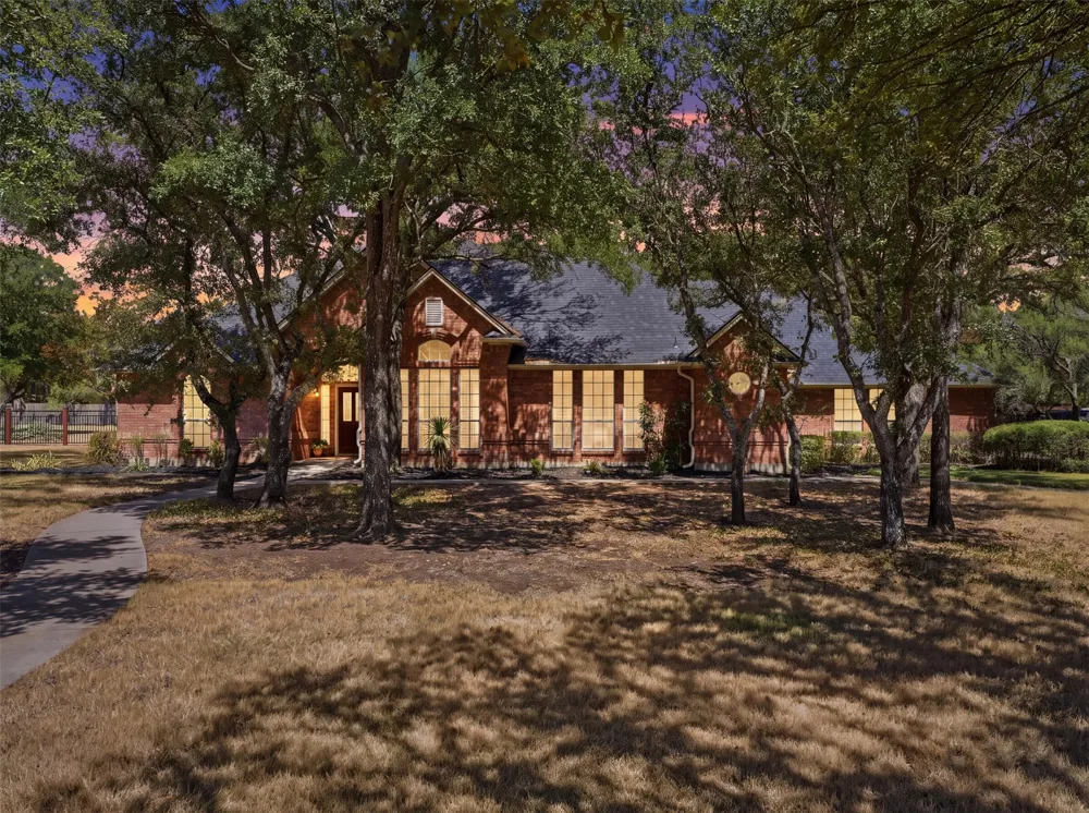 156 S Fork Drive Hudson Oaks, TX 76087