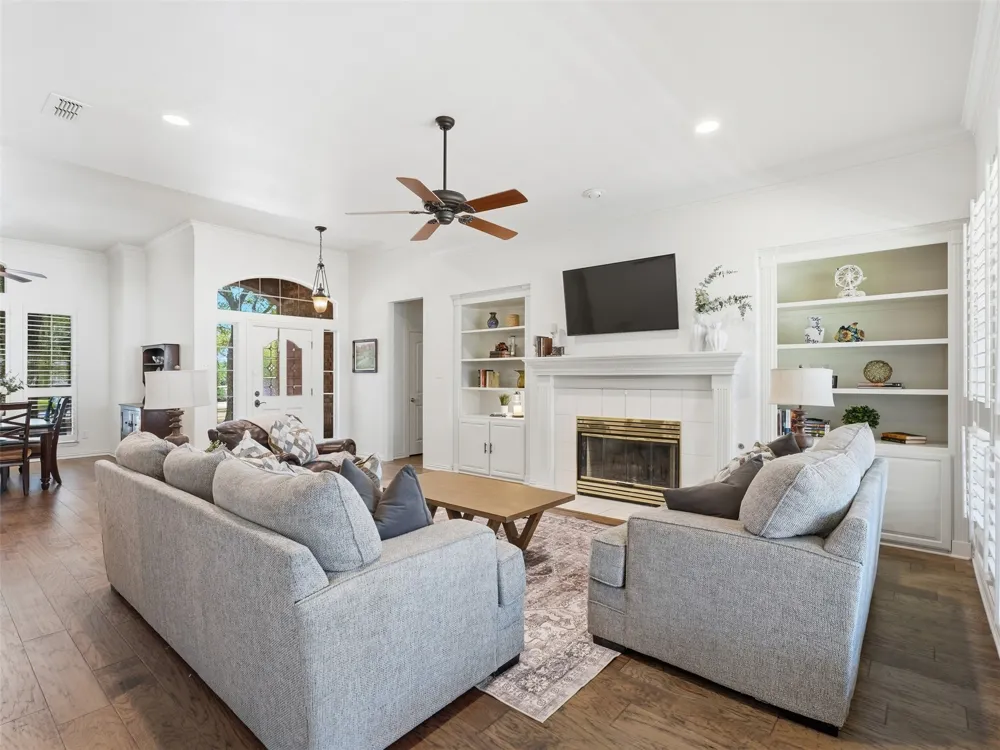 156 S Fork Drive Hudson Oaks, TX 76087