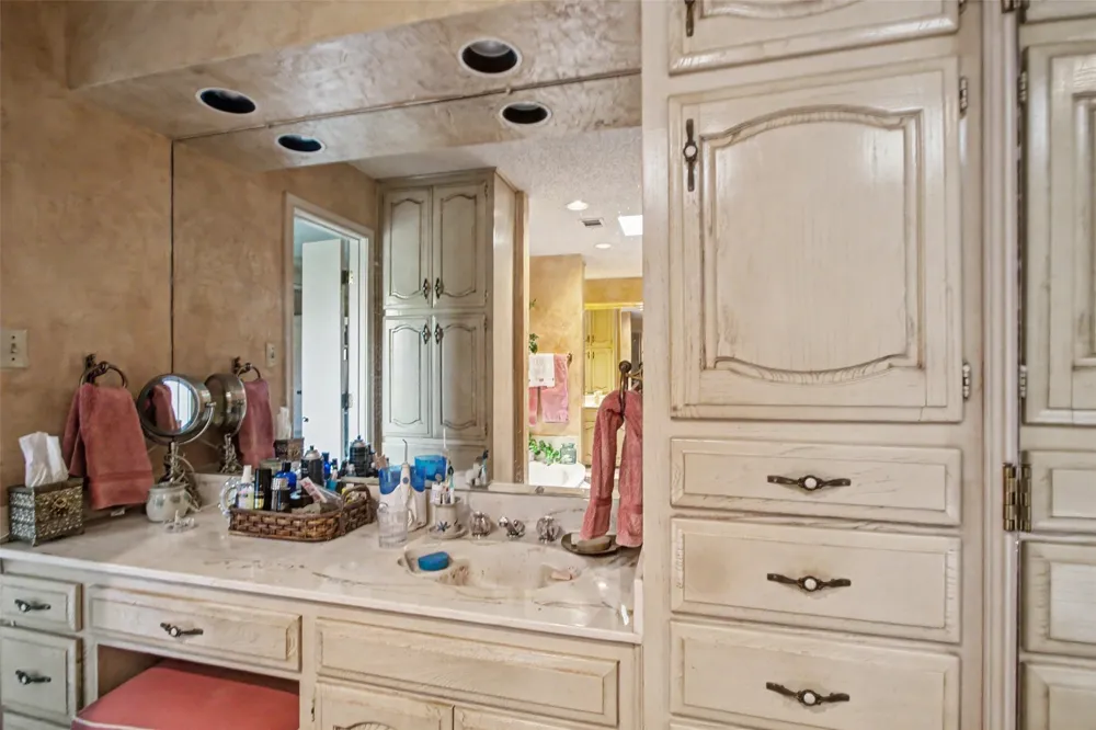 6717 River Bend Road Fort Worth, TX 76132