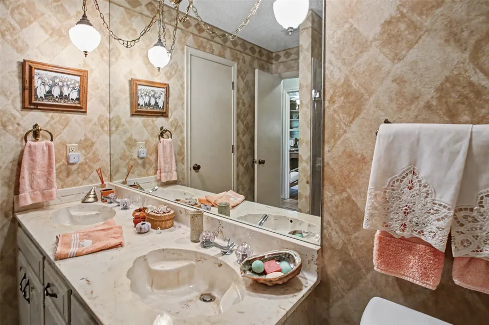 6717 River Bend Road Fort Worth, TX 76132