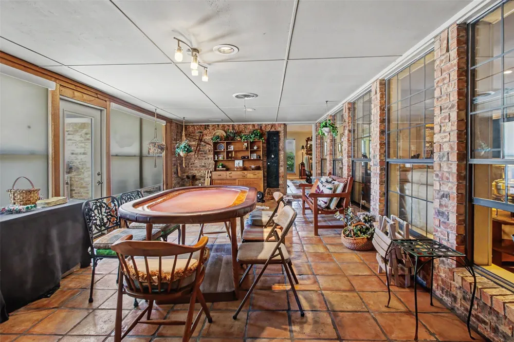 6717 River Bend Road Fort Worth, TX 76132
