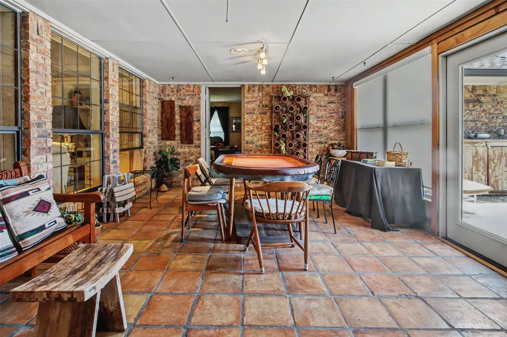 6717 River Bend Road Fort Worth, TX 76132