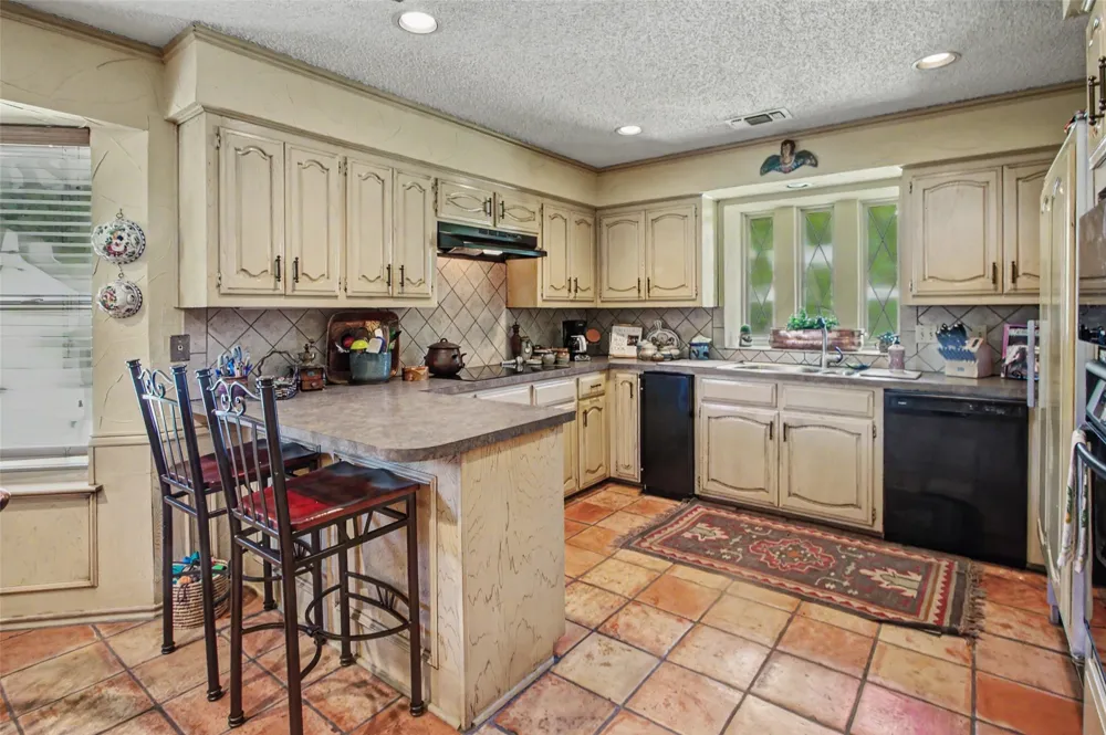 6717 River Bend Road Fort Worth, TX 76132