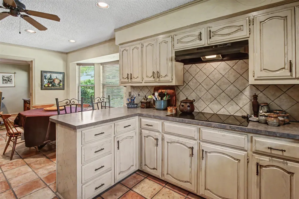 6717 River Bend Road Fort Worth, TX 76132