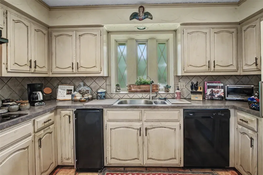 6717 River Bend Road Fort Worth, TX 76132