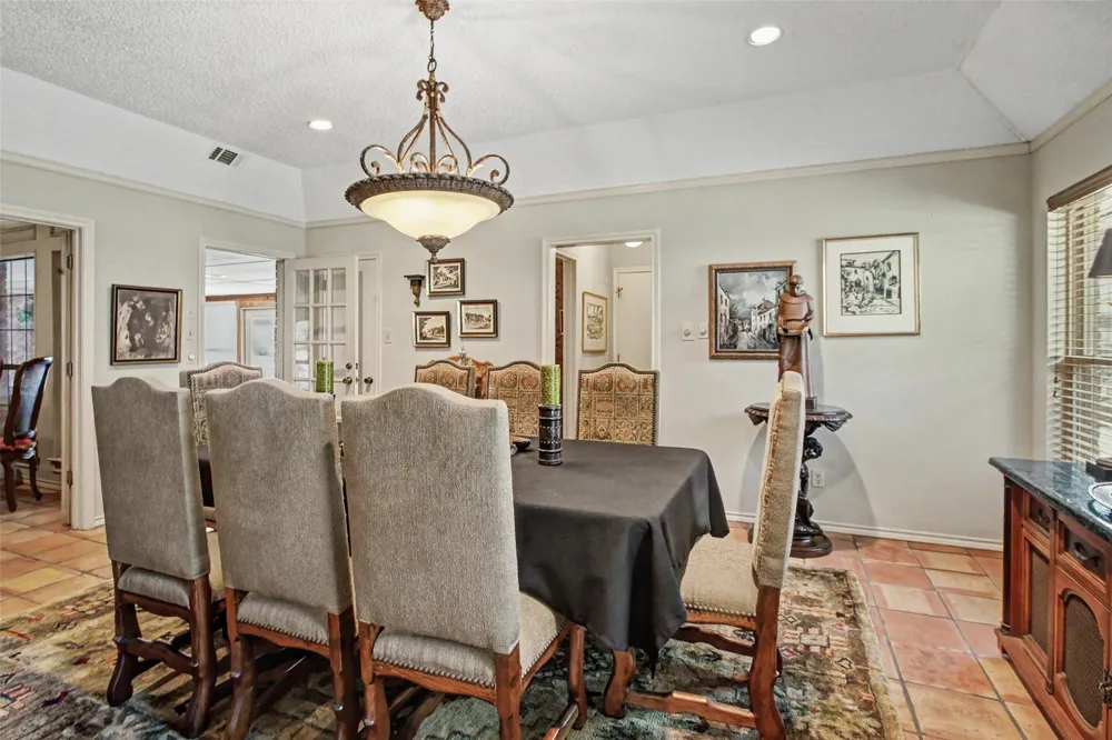 6717 River Bend Road Fort Worth, TX 76132