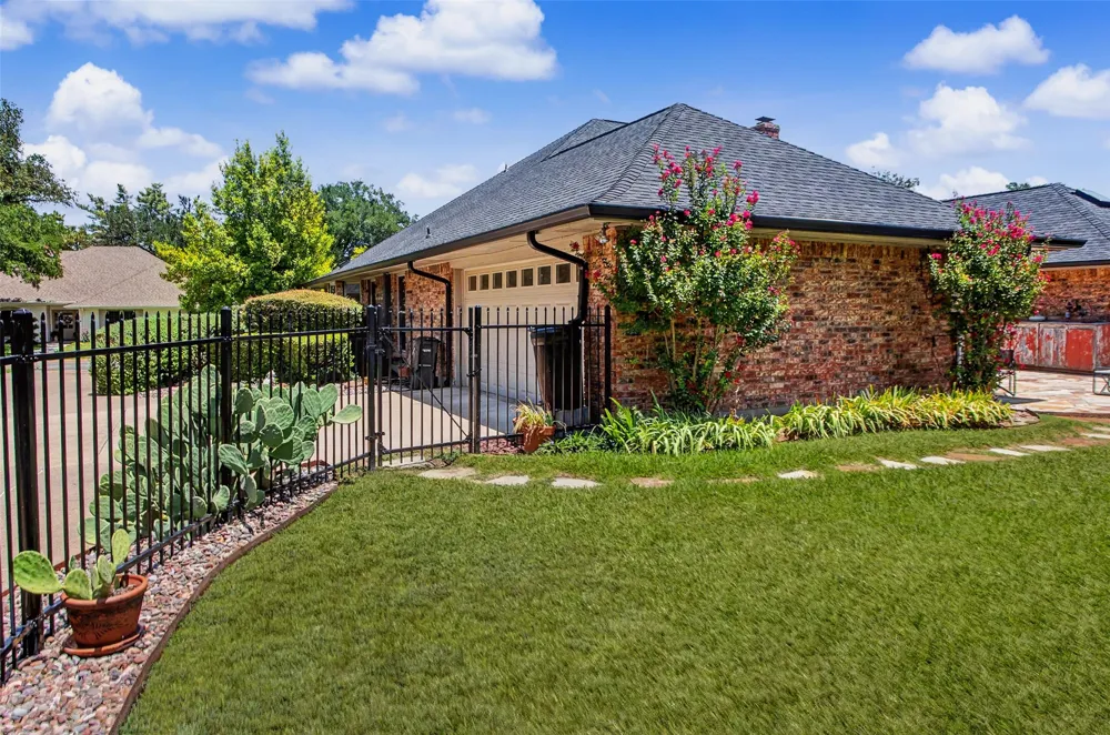6717 River Bend Road Fort Worth, TX 76132